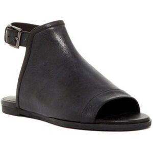 Eileen Fisher black Dakota leather flat sandals - size 5.5